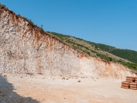 Der halbe Berg wird abgegraben