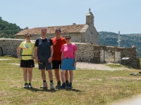 Wir vorm Kloster Athaliotissa