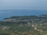 Blick auf Himare und Livadhi Beach