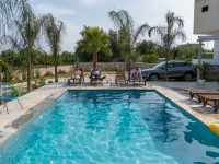 Abkühlung am Pool