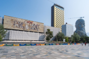 Historisches Nationalmuseum, Tirana International Hotel und Skanderbeg Head Building