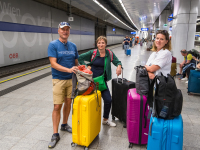 Wir warten auf den Zug Wir warten auf den Zug