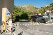 Busstation vorm Hotel
