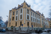 Gymnasium nach einem Entwurf des Architekten Ödon Lechner im Stil der Sezession
