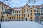 Gymnasium nach einem Entwurf des Architekten Ödon Lechner im Stil der Sezession