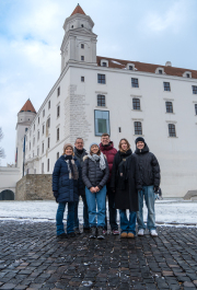 Wir vor der Burg