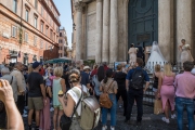 Unmittelbar beim Trevi Brunnen